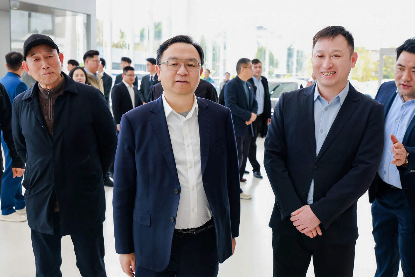 BYD Chairman Wang Chuanfu’s Surprise Delivery at Denza Centre